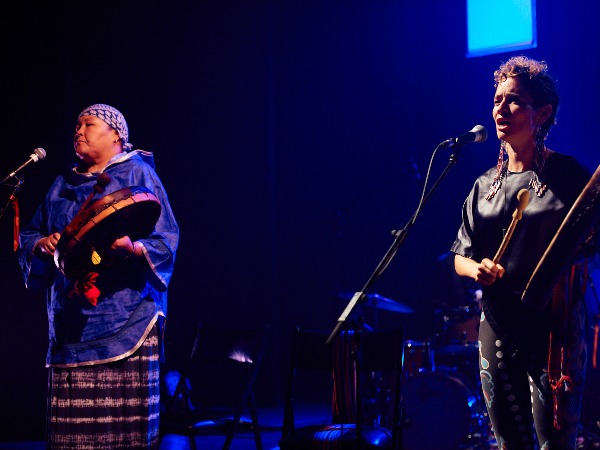 Deux artistes sur scène au Festival Trad Montréal le 4 septembre 2021